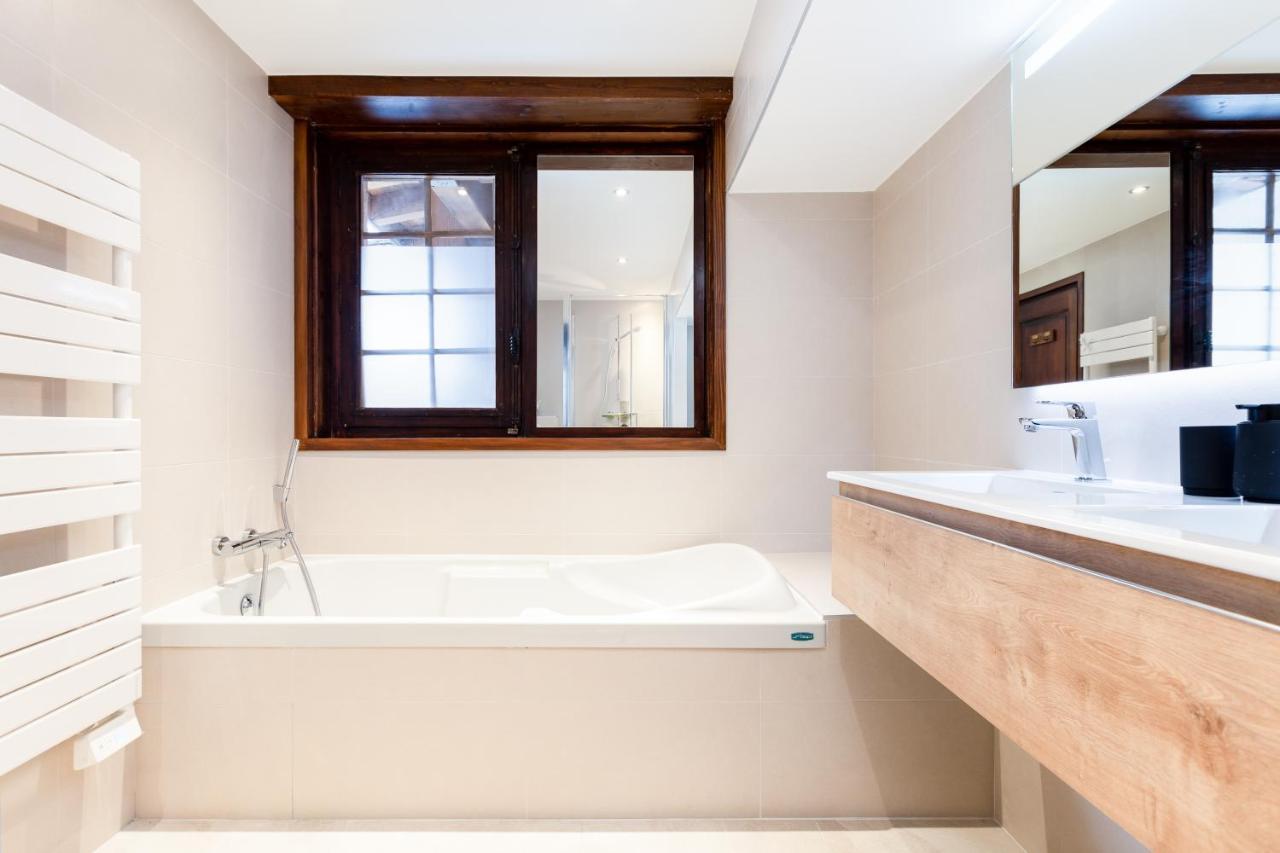 Chalet Les Praz - 280Sqm - Sauna Cinema Fitness - 5 Bedrooms In Heart Of Les Praz - By Cozee Rentals シャモニー エクステリア 写真